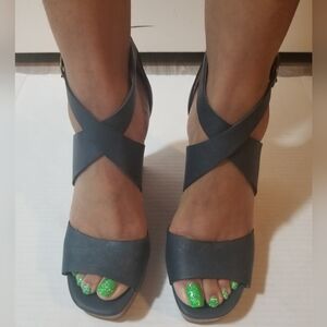 Women's Lucky BRAND navy Leather  Strappy Sandals...only Worn Once